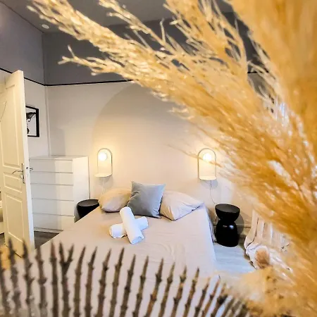 Oxymore Apartment