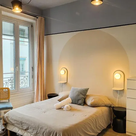 Oxymore Apartment
